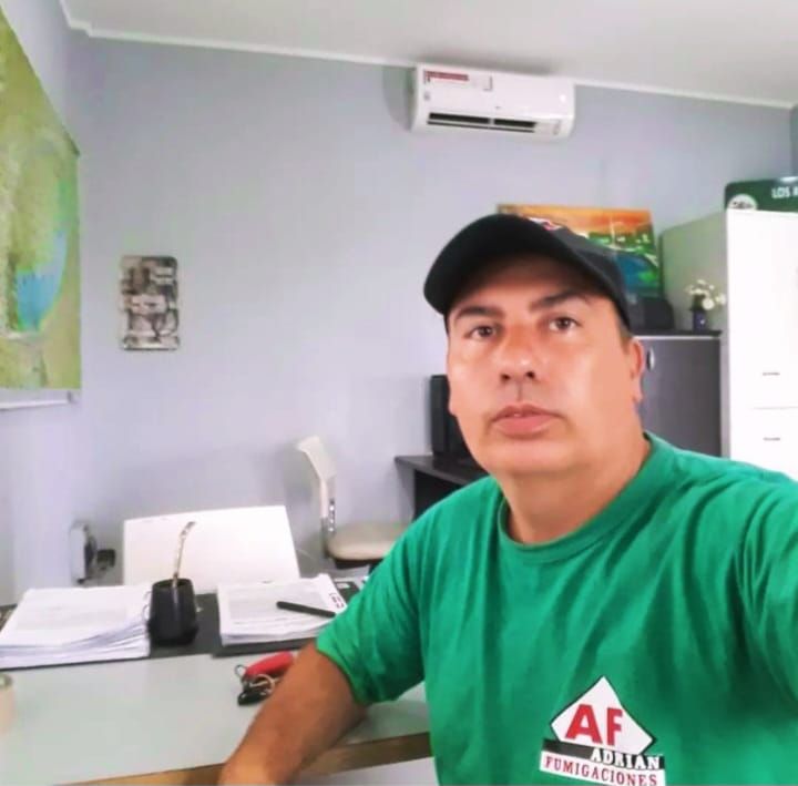 Foto de AdrianFumigaciones, Fumigador