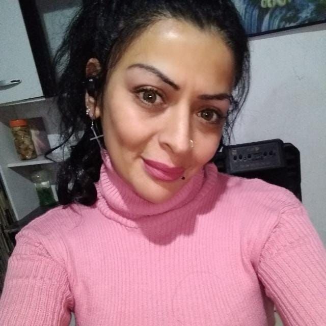 Andrea , Costurera / modista