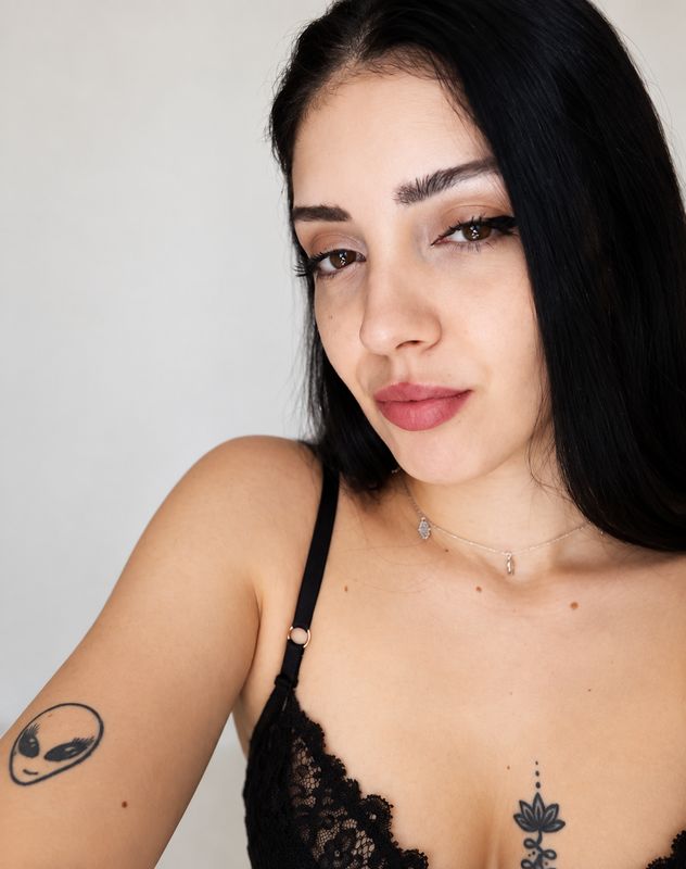 Yanina, Masajista