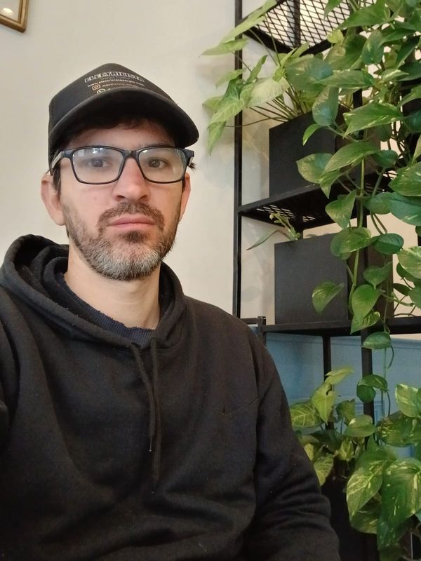 Sergio , Electricista
